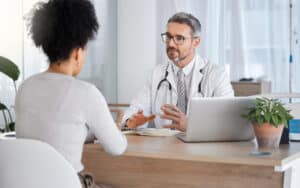 Doctor discussing treatment options with patient during MAT New Jersey appointment